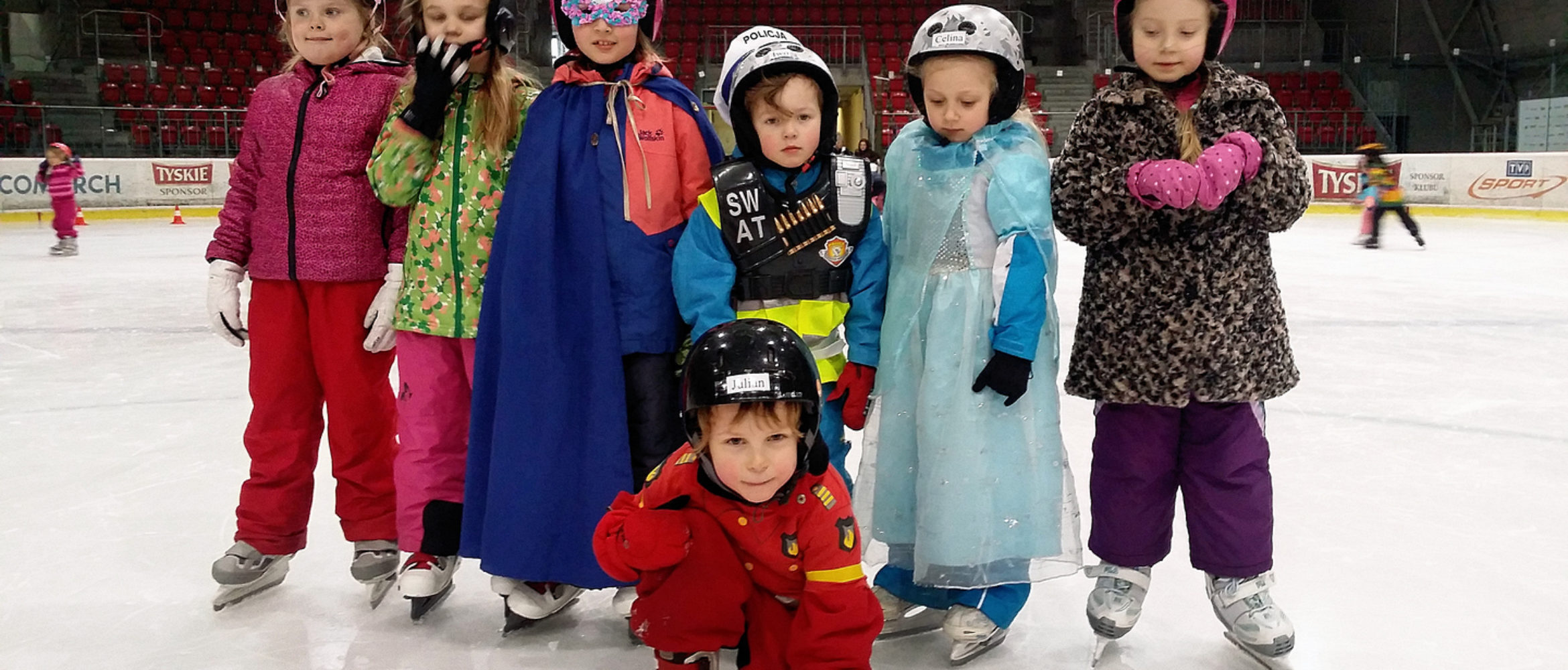 Bal przedszkolaków na zakończenie sezonu łyżwiarskiego